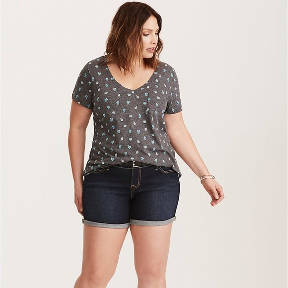 Torrid Cactus Print V-Neck Gray Pocket Tee 3X - Picture 2 of 11